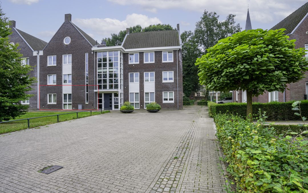 Clausplein 4, Bakel