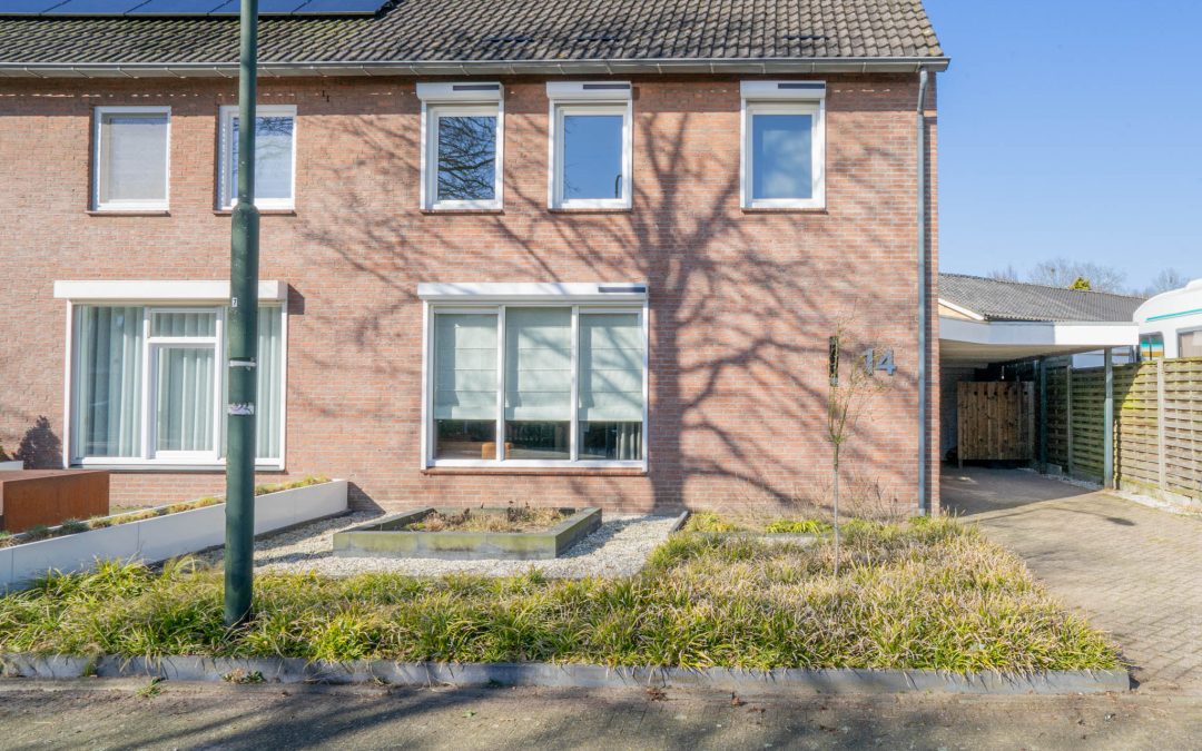 Korenbloem 14, Bakel